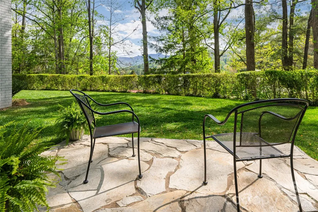 114 Cambridge Road Asheville NC 28804