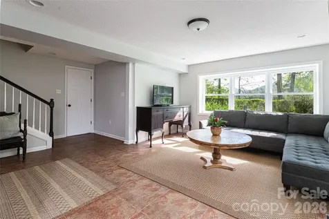 114 Cambridge Road Asheville NC 28804