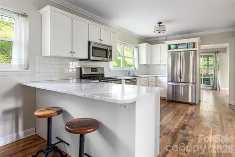 114 Cambridge Road Asheville NC 28804