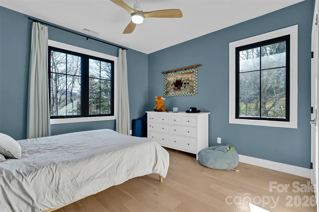 26 Pineview Road Fairview NC 28730