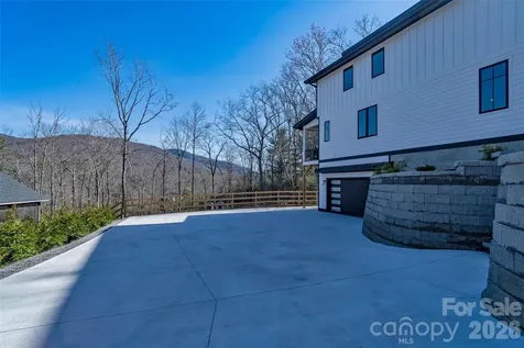 26 Pineview Road Fairview NC 28730