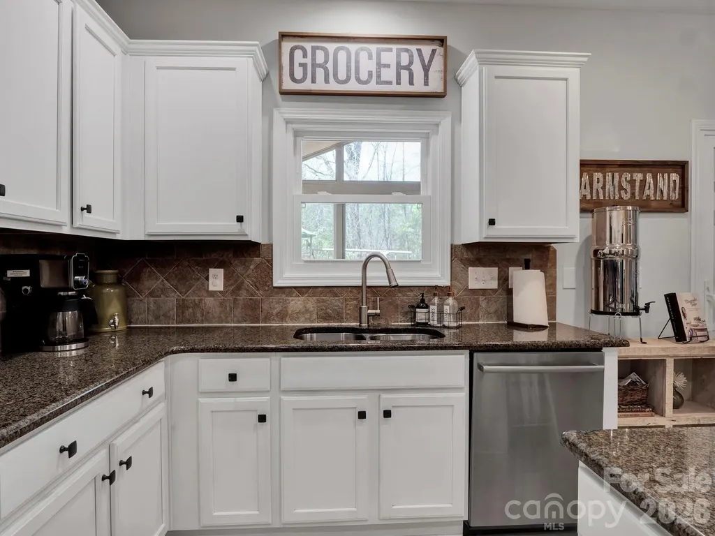 1800 Robbins Meadows Drive Waxhaw NC 28173
