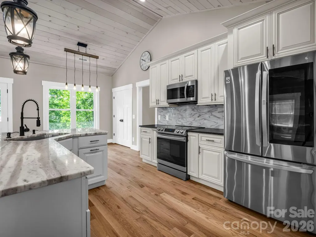 38 Scenic View Drive Hendersonville NC 28792