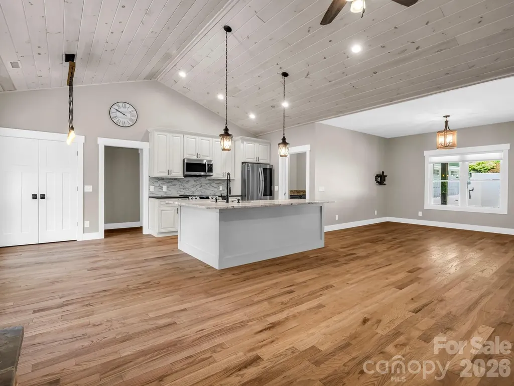 38 Scenic View Drive Hendersonville NC 28792