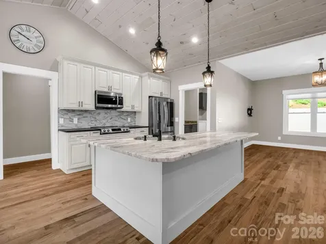 38 Scenic View Drive Hendersonville NC 28792