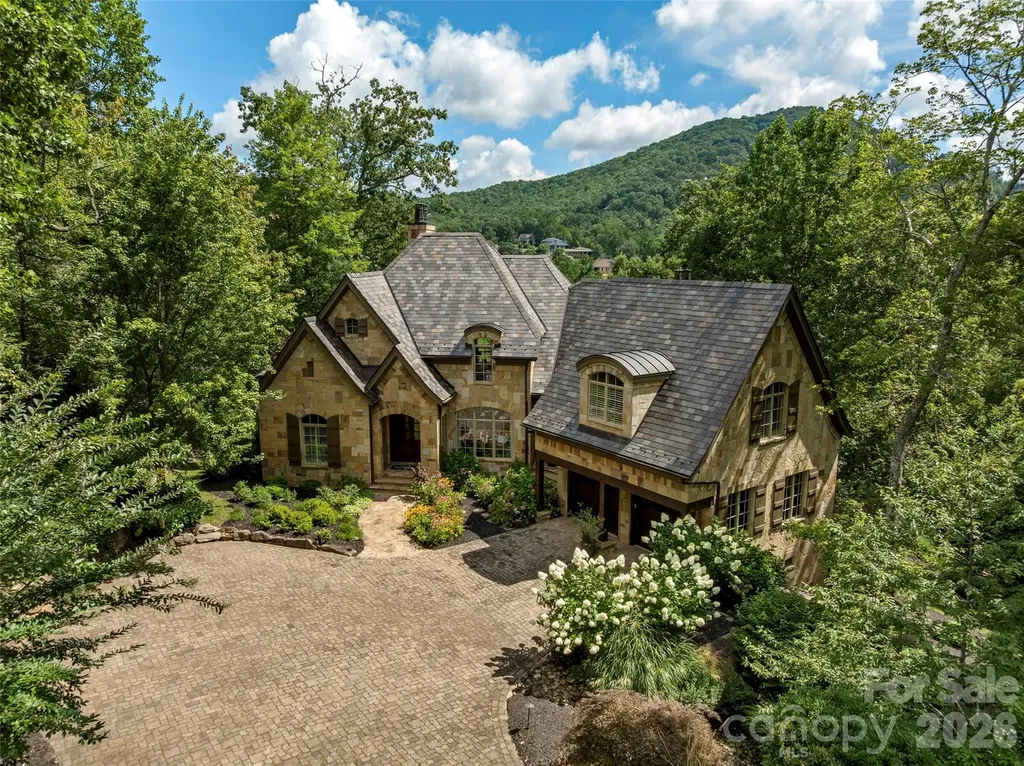 1829 Bella Vista Court Arden NC 28704