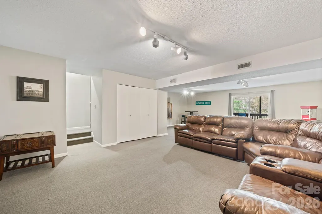 350 21st Avenue Drive NW Hickory NC 28601