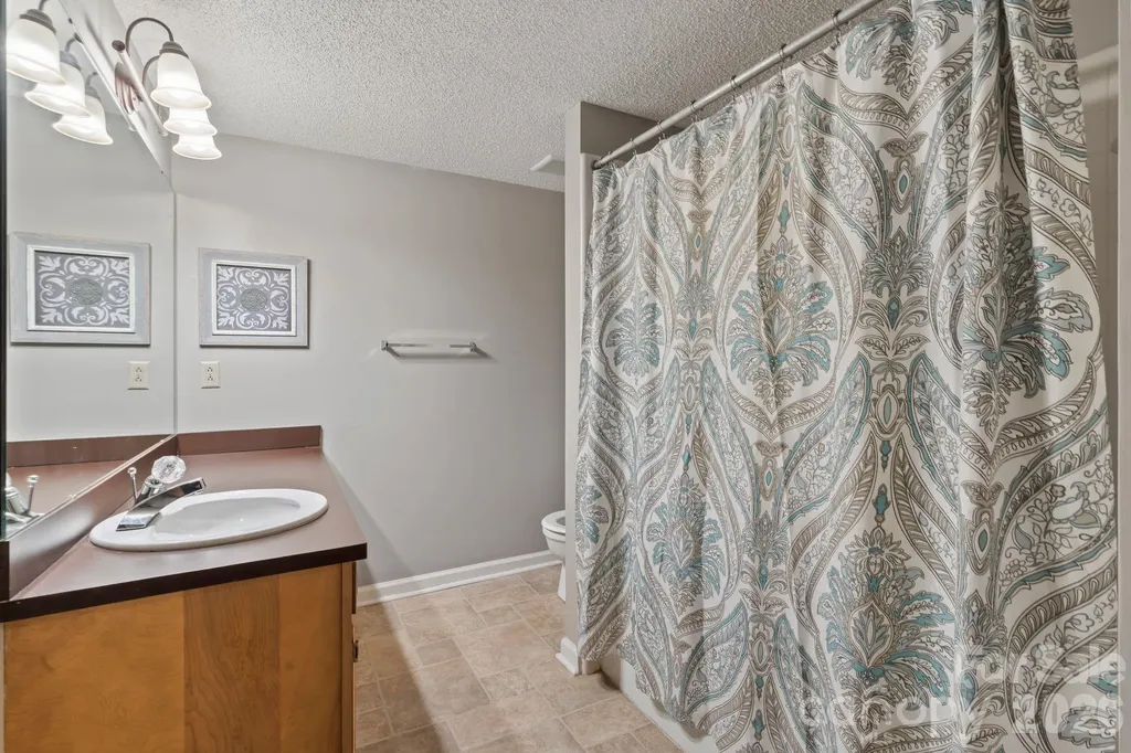 350 21st Avenue Drive NW Hickory NC 28601