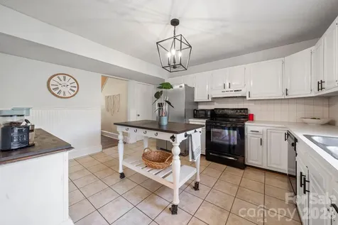 350 21st Avenue Drive NW Hickory NC 28601