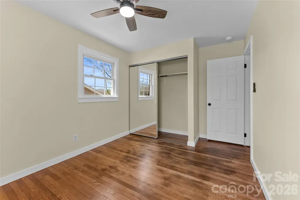 88 Skyview Terrace Asheville NC 28806