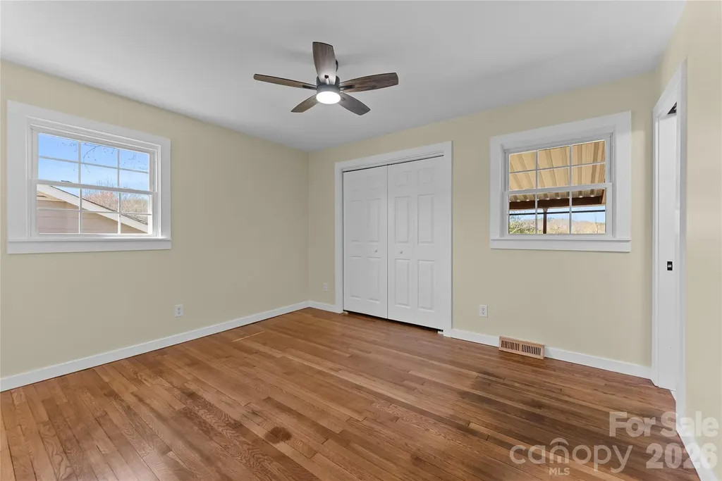 88 Skyview Terrace Asheville NC 28806