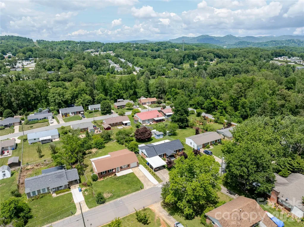 88 Skyview Terrace Asheville NC 28806