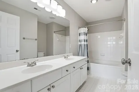 18009 Kings Point Drive Cornelius NC 28031