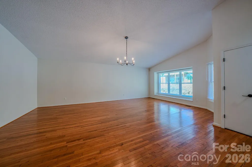 4 Hedgerose Court Asheville NC 28805