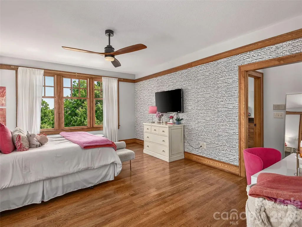 457 Coopers Hawk Drive Asheville NC 28803