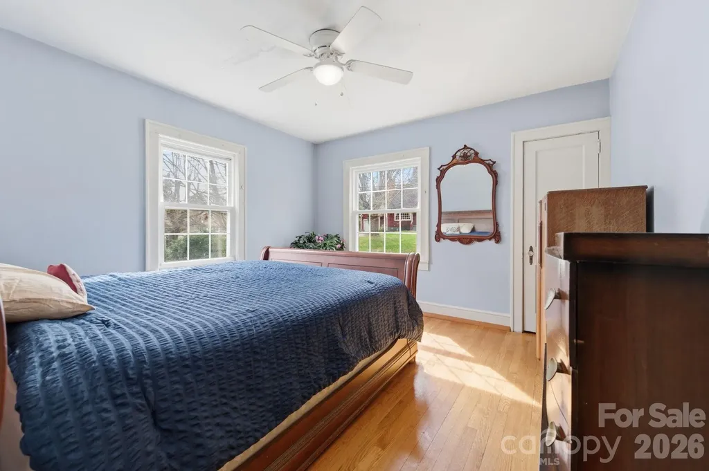 25 Bear Creek Road Asheville NC 28806