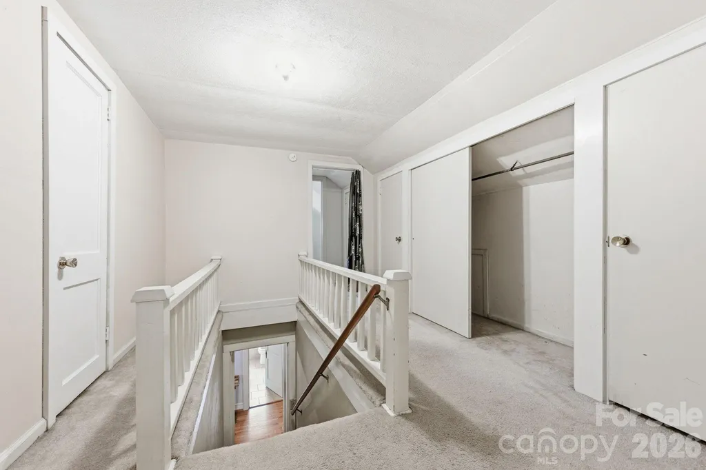 25 Bear Creek Road Asheville NC 28806