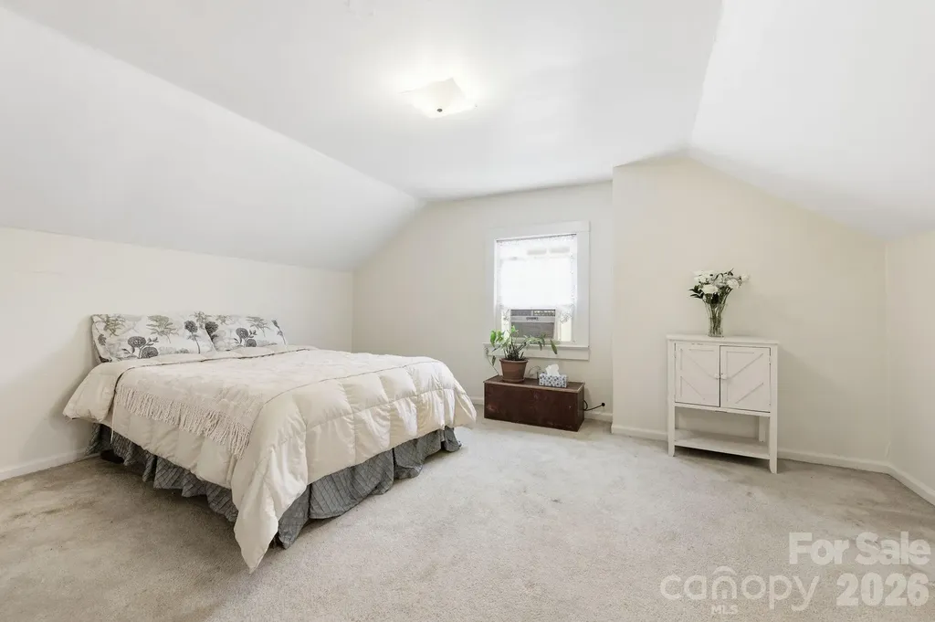 25 Bear Creek Road Asheville NC 28806