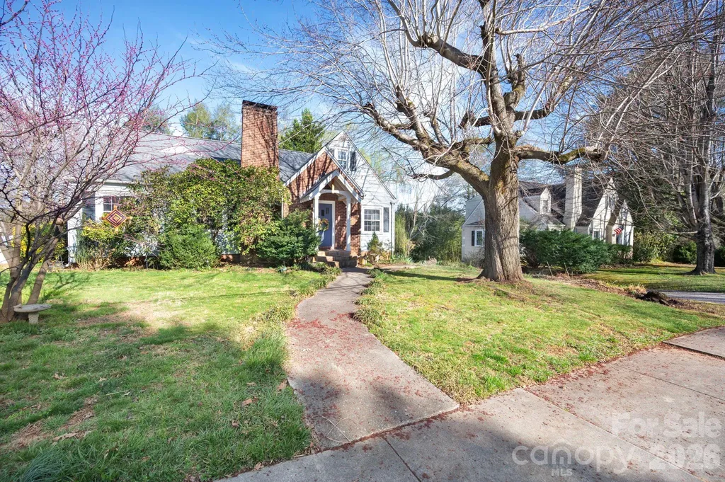 25 Bear Creek Road Asheville NC 28806