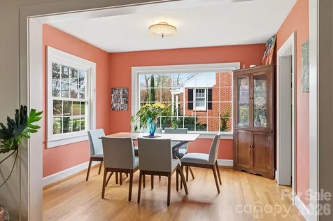 25 Bear Creek Road Asheville NC 28806