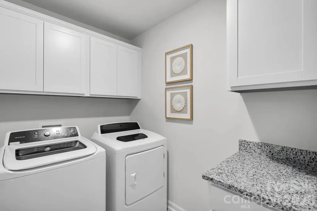 1016 Forest Walk Street Newton NC 28658
