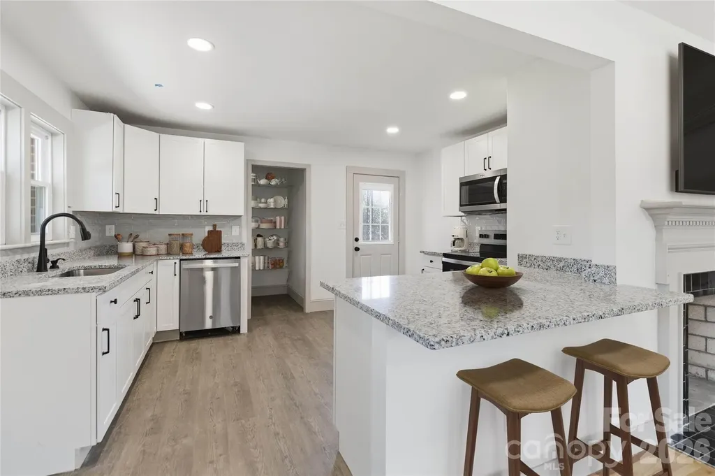 3609 Eastway Drive Charlotte NC 28205