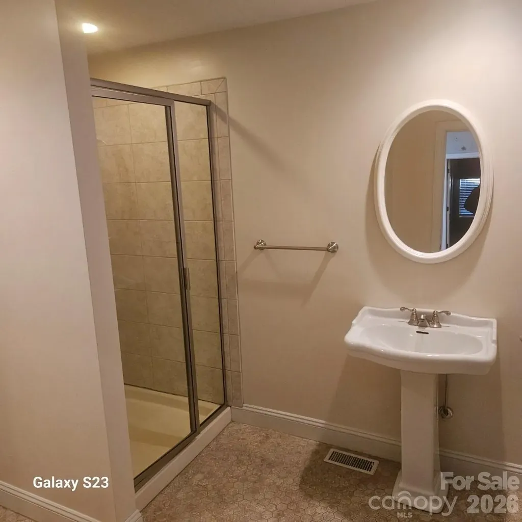 2119 Lakeview Lane Charlotte NC 28214
