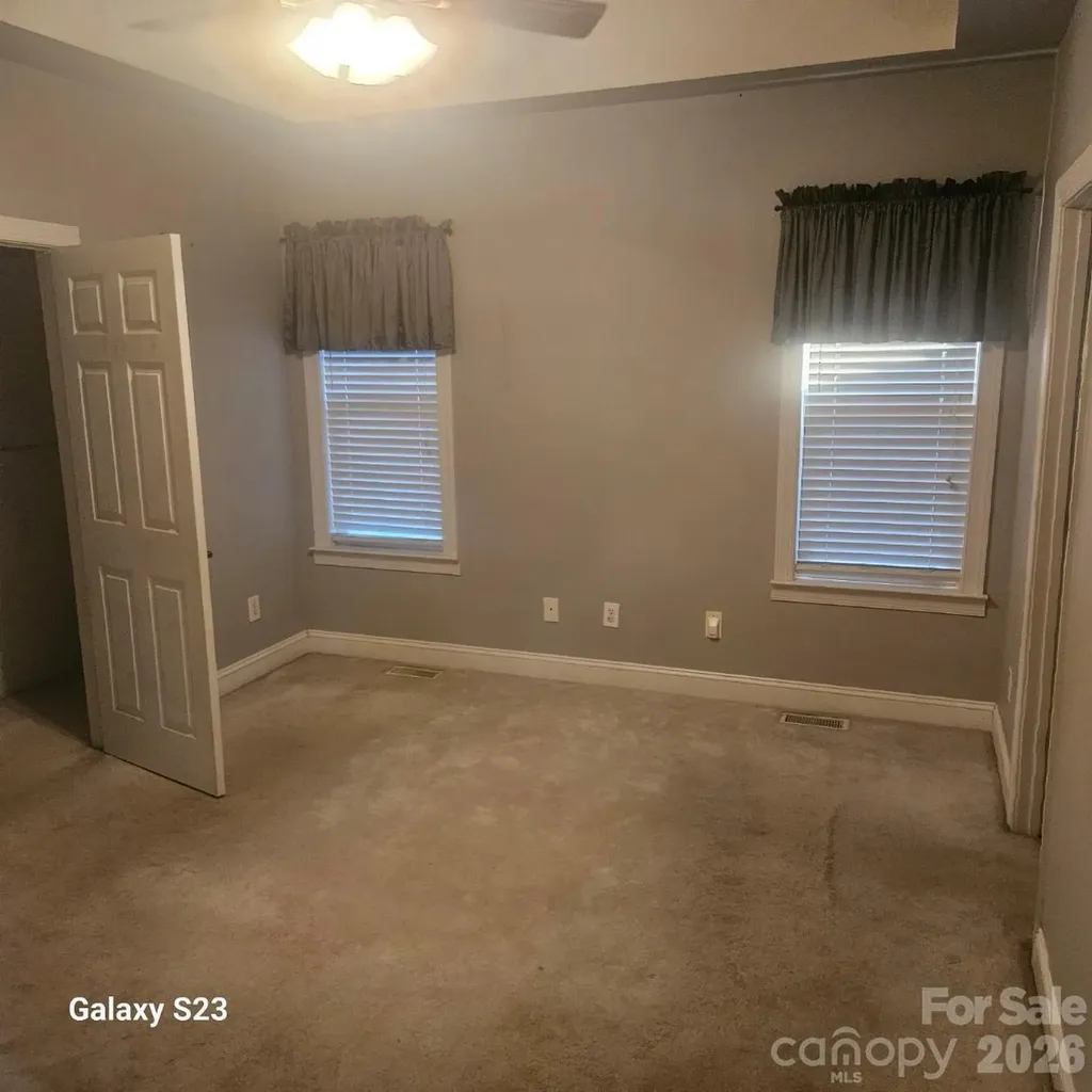 2119 Lakeview Lane Charlotte NC 28214