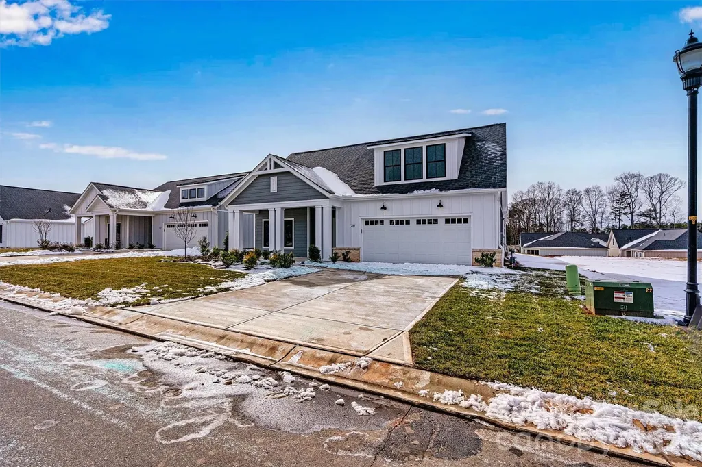 167 Alenda Lux Circle Mooresville NC 28115