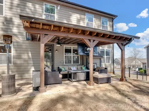 560 Sandbar Point Clover SC 29710