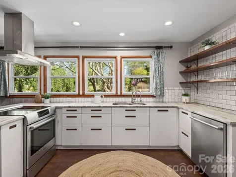 8 Fernlawn Road Asheville NC 28805