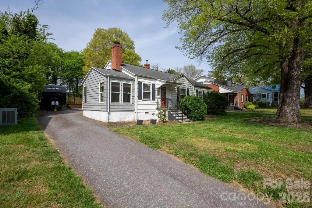 1339 11th Street NW Hickory NC 28601