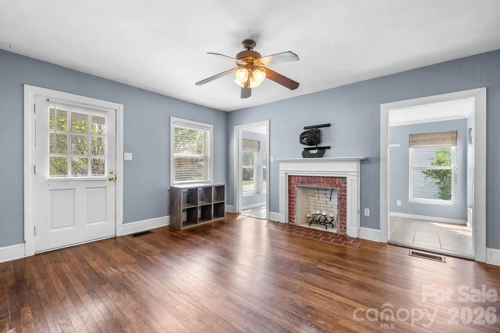 1339 11th Street NW Hickory NC 28601