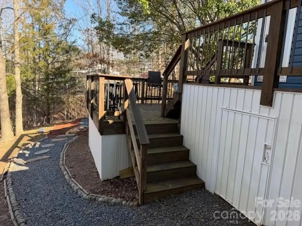 206 Cardinal Drive New London NC 28127