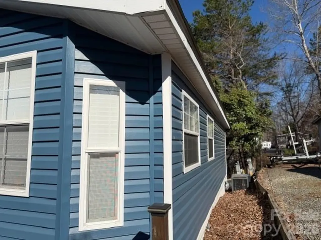 206 Cardinal Drive New London NC 28127