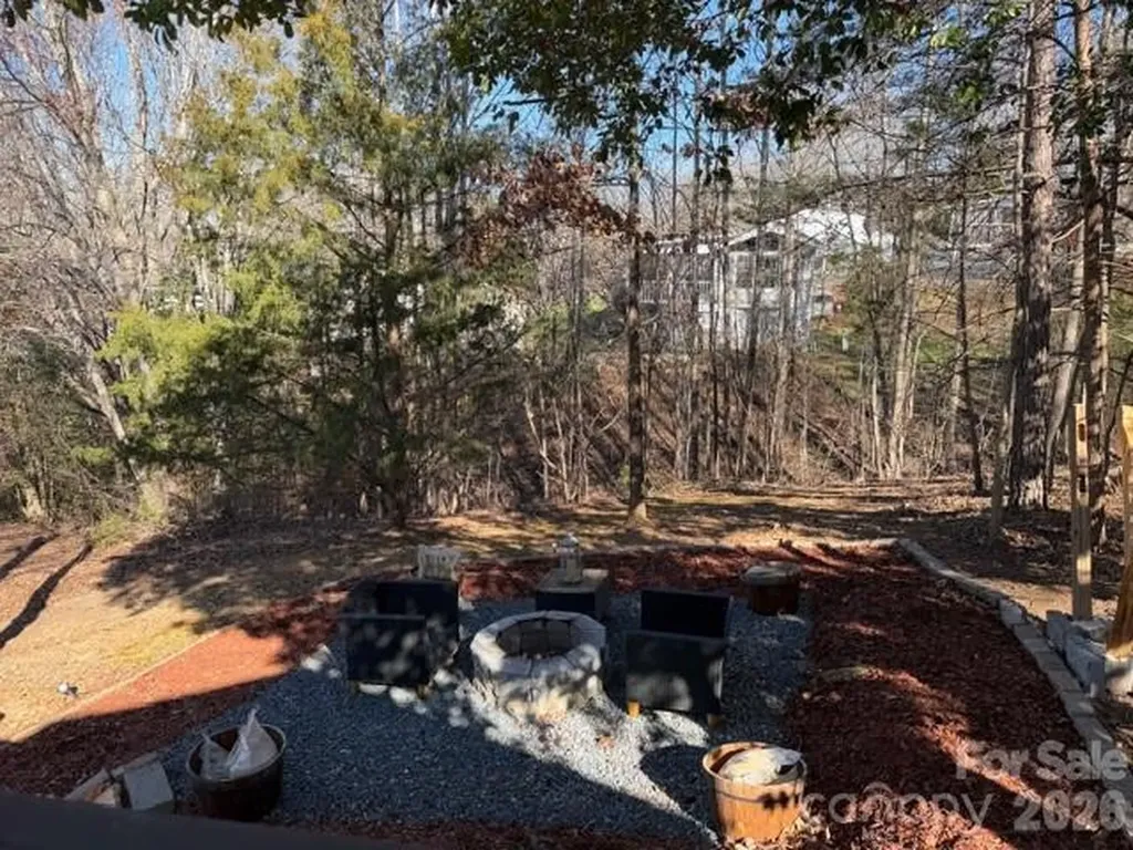 206 Cardinal Drive New London NC 28127