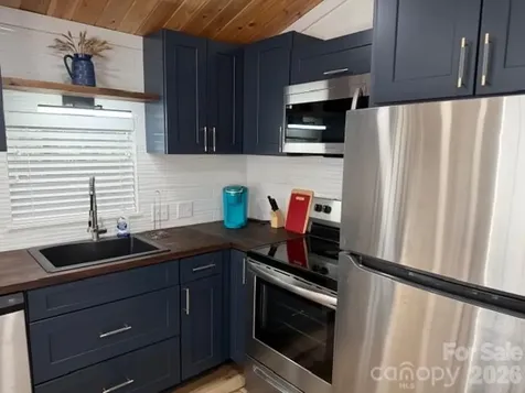 206 Cardinal Drive New London NC 28127