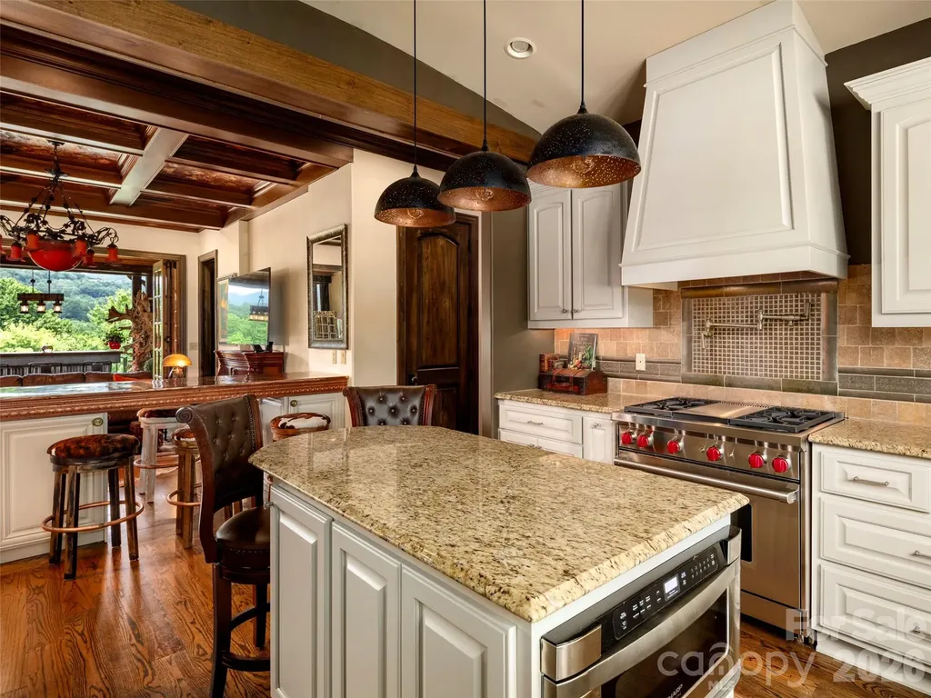 26 Village Oak Drive Arden NC 28704