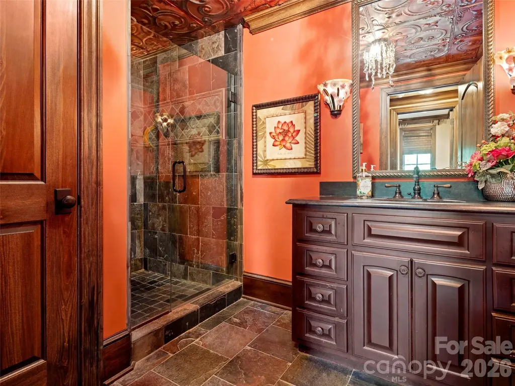 26 Village Oak Drive Arden NC 28704