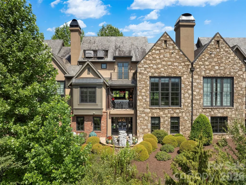 26 Village Oak Drive Arden NC 28704