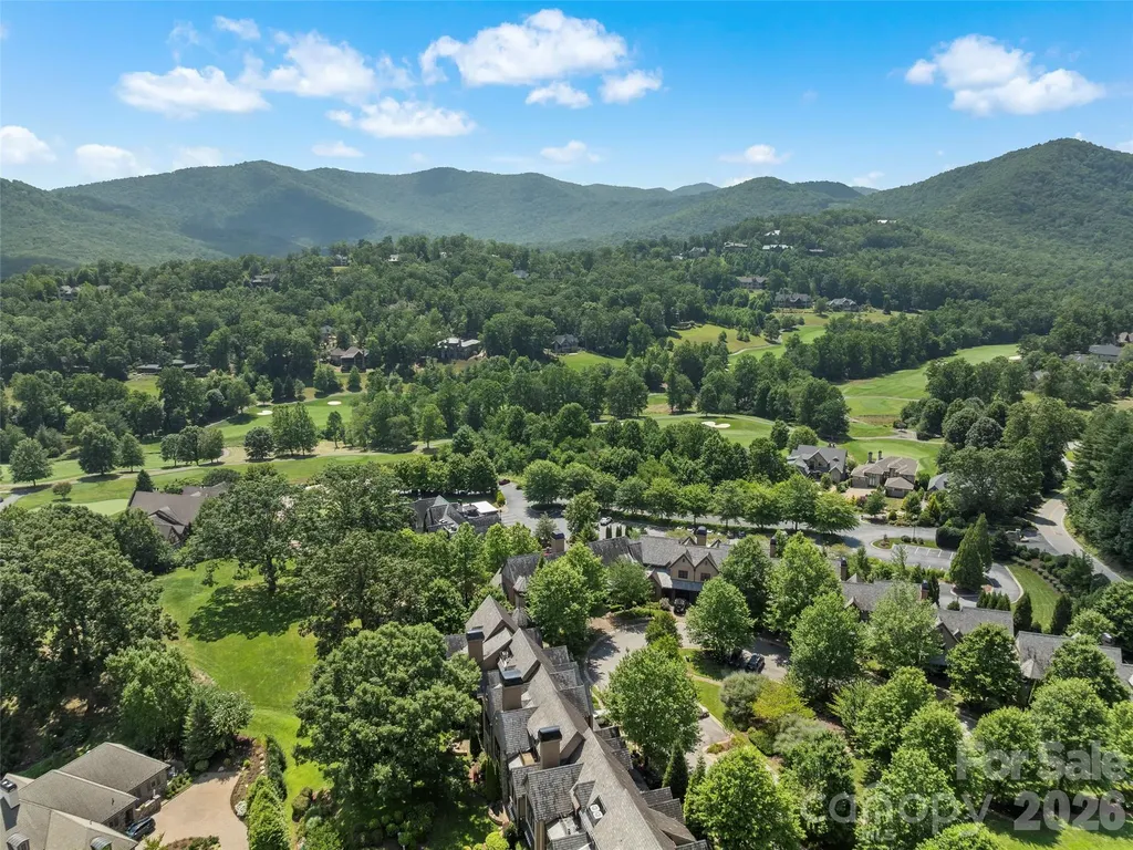 26 Village Oak Drive Arden NC 28704