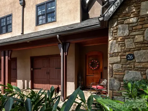 26 Village Oak Drive Arden NC 28704