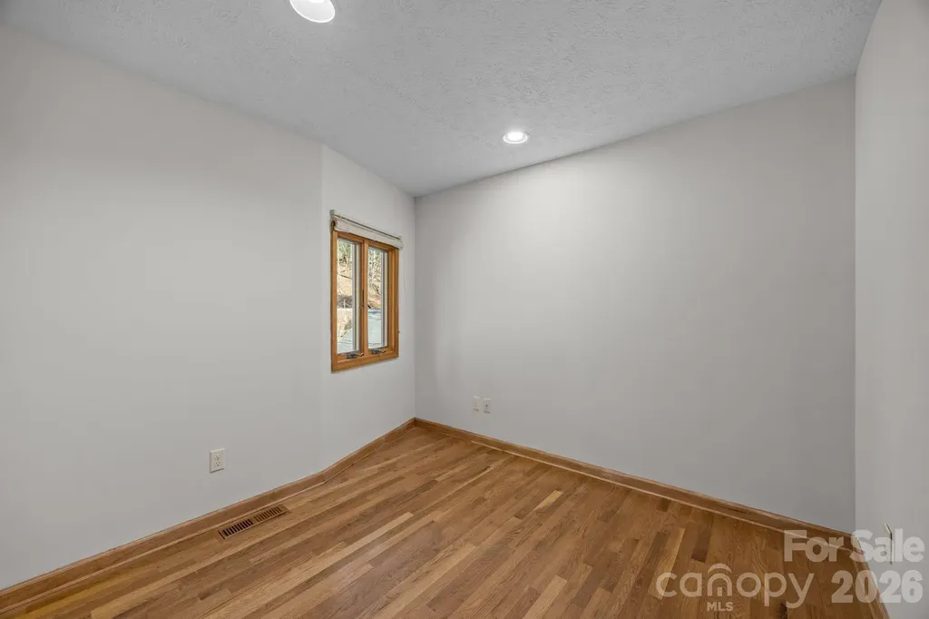 1105 High Vista Drive Mills River NC 28759