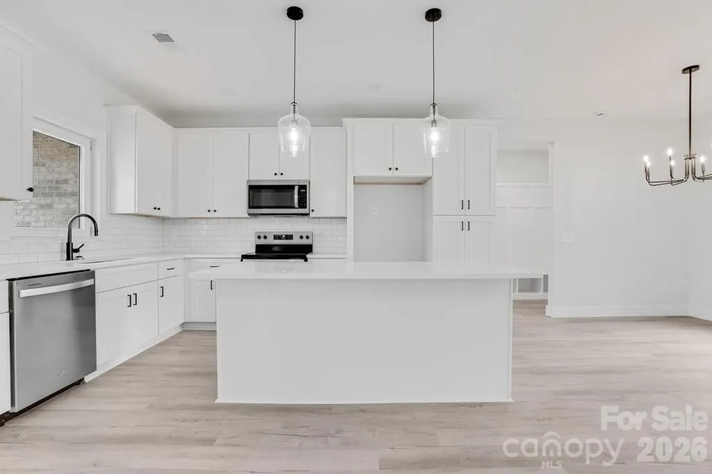 1500 Avalon Oaks Court Dallas NC 28034