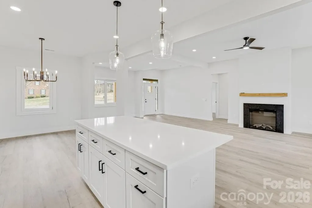1500 Avalon Oaks Court Dallas NC 28034