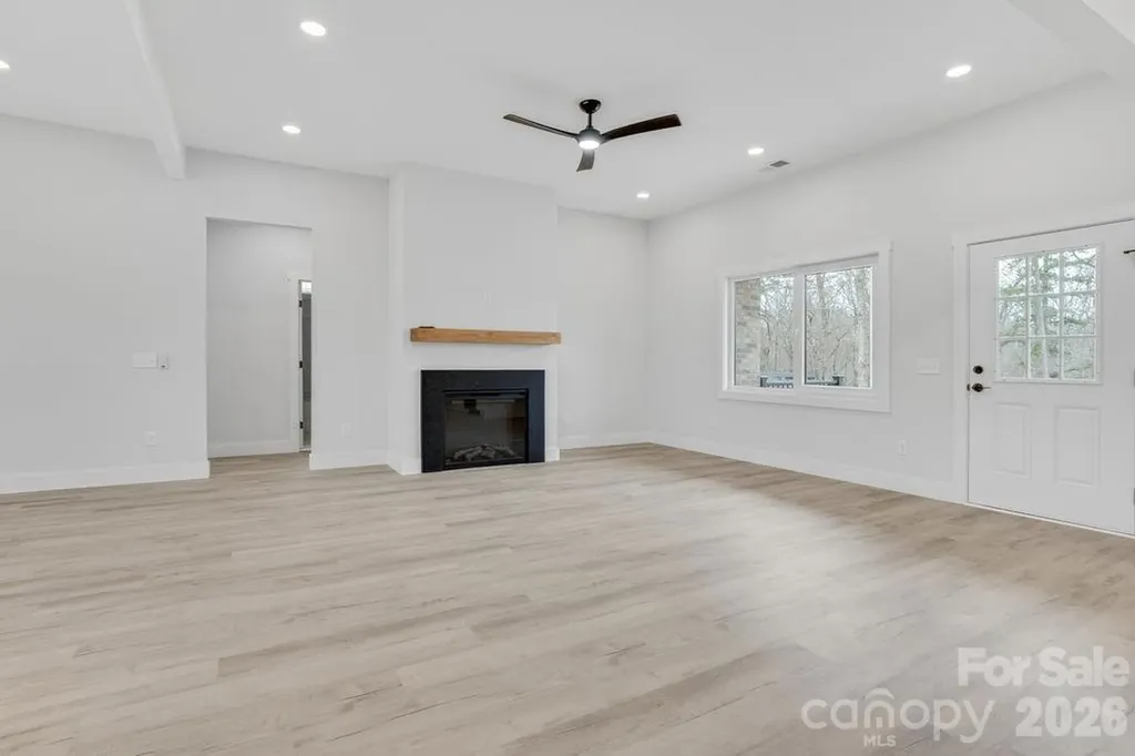 1500 Avalon Oaks Court Dallas NC 28034