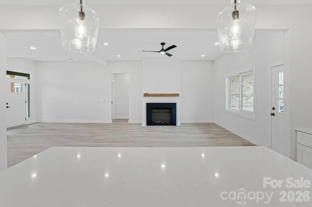 1500 Avalon Oaks Court Dallas NC 28034