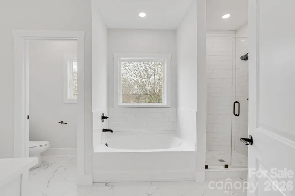 1500 Avalon Oaks Court Dallas NC 28034