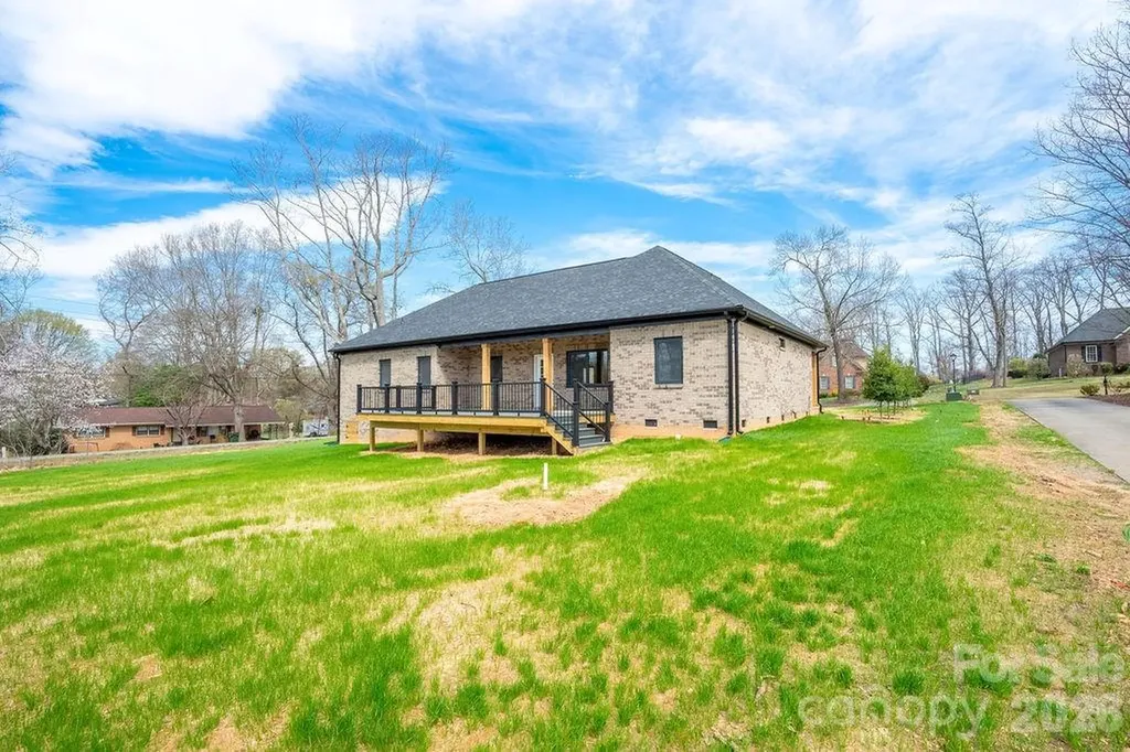 1500 Avalon Oaks Court Dallas NC 28034
