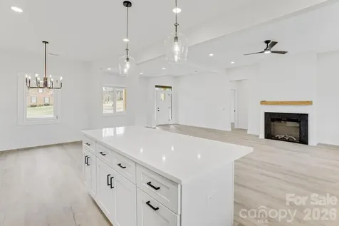 1500 Avalon Oaks Court Dallas NC 28034